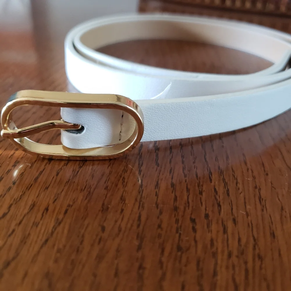 Target Vegan Leather Skinny White Belt With Oval Gold Buckle Size Large